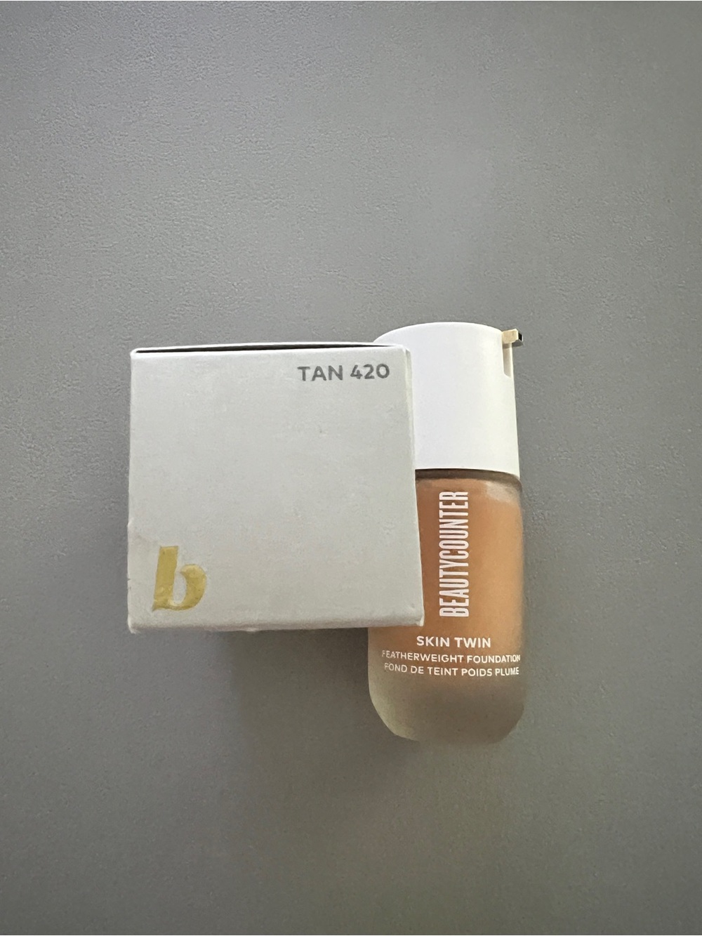 beautycounter Skin Twin Featherweight Foundation â Tan 420